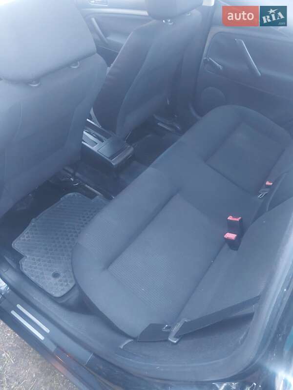 Седан Volkswagen Passat 2001 в Тлумачі