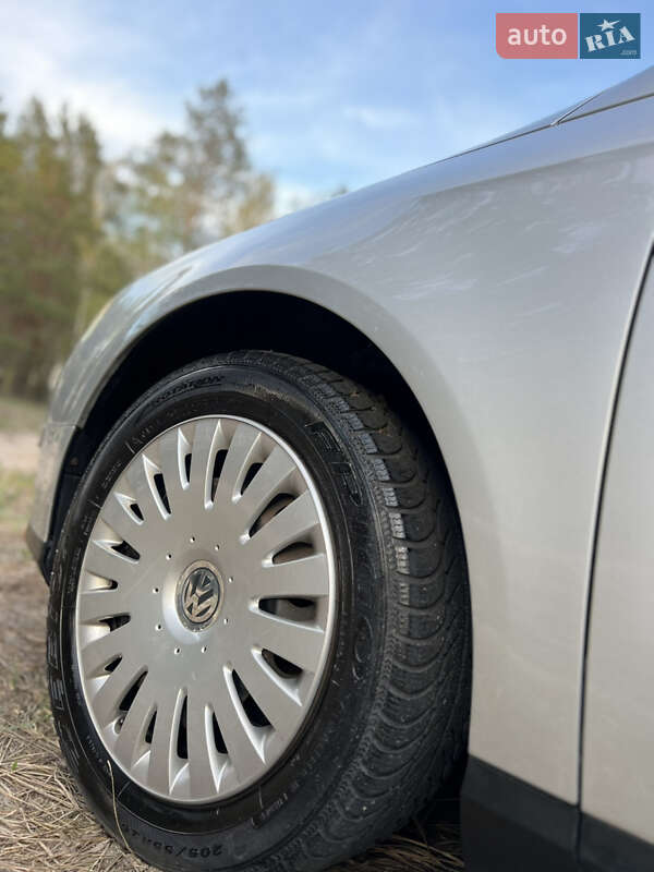 Универсал Volkswagen Passat 2008 в Киеве
