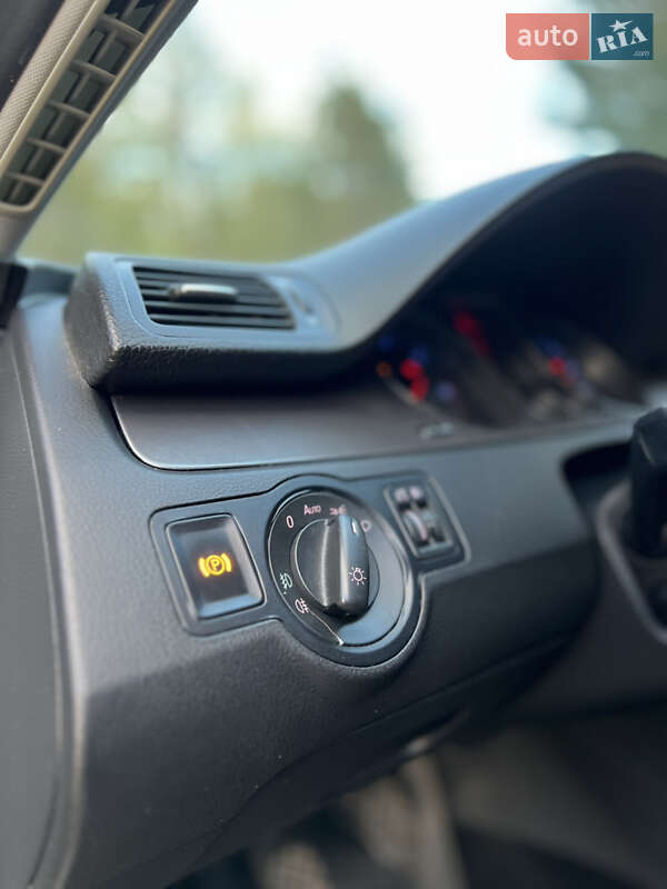Универсал Volkswagen Passat 2008 в Киеве