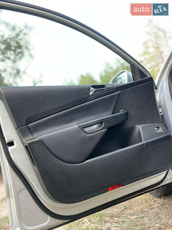 Универсал Volkswagen Passat 2008 в Киеве