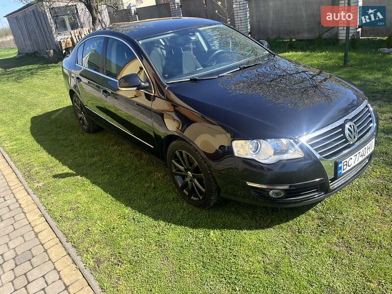 Седан Volkswagen Passat 2010 в Івано-Франково