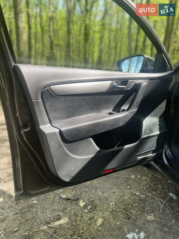 Универсал Volkswagen Passat 2012 в Ивано-Франковске