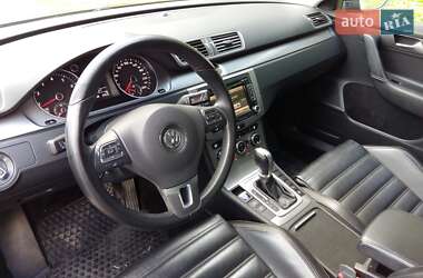 Універсал Volkswagen Passat 2012 в 