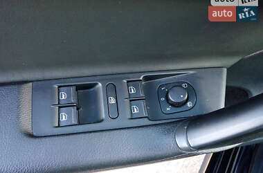 Універсал Volkswagen Passat 2012 в 