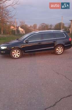 Універсал Volkswagen Passat 2009 в 