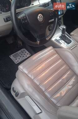 Універсал Volkswagen Passat 2009 в 
