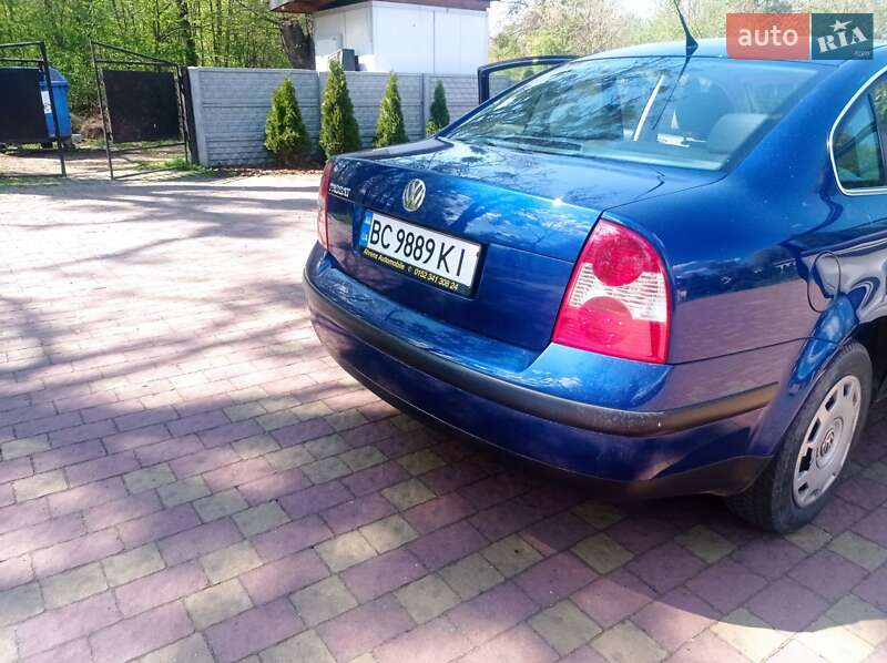 Седан Volkswagen Passat 2001 в 