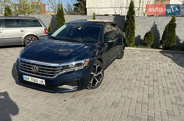 Седан Volkswagen Passat 2020 в 