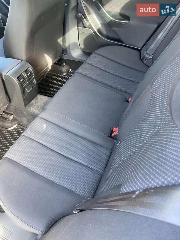 Седан Volkswagen Passat 2010 в Киеве