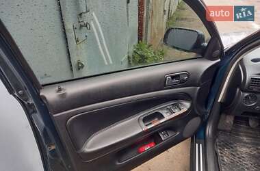 Універсал Volkswagen Passat 2001 в 