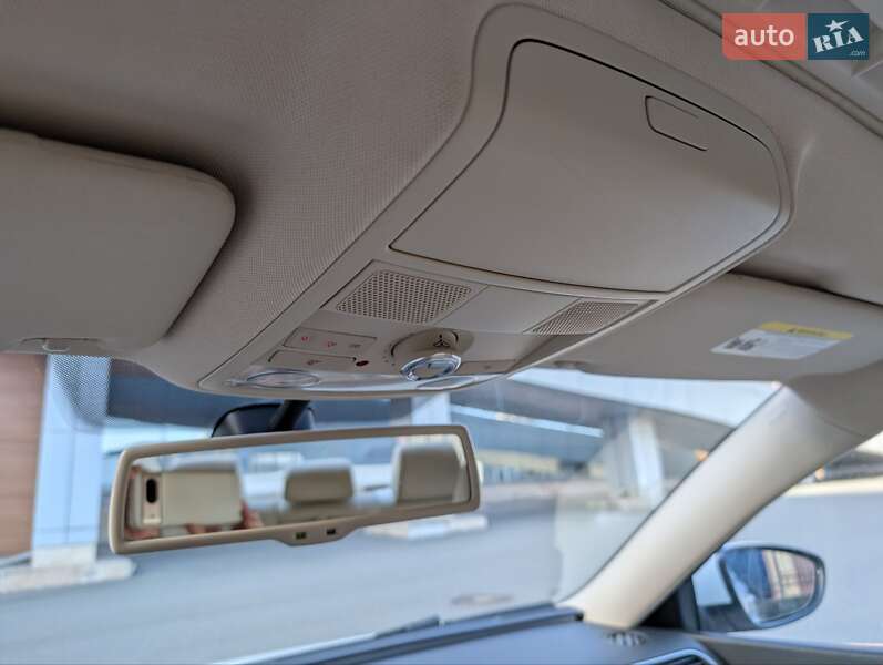 Седан Volkswagen Passat 2012 в Києві