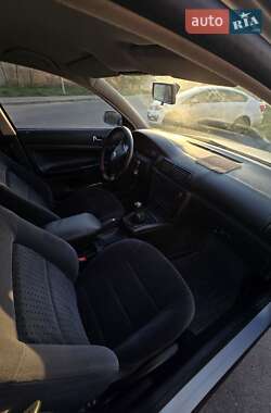 Седан Volkswagen Passat 2000 в 