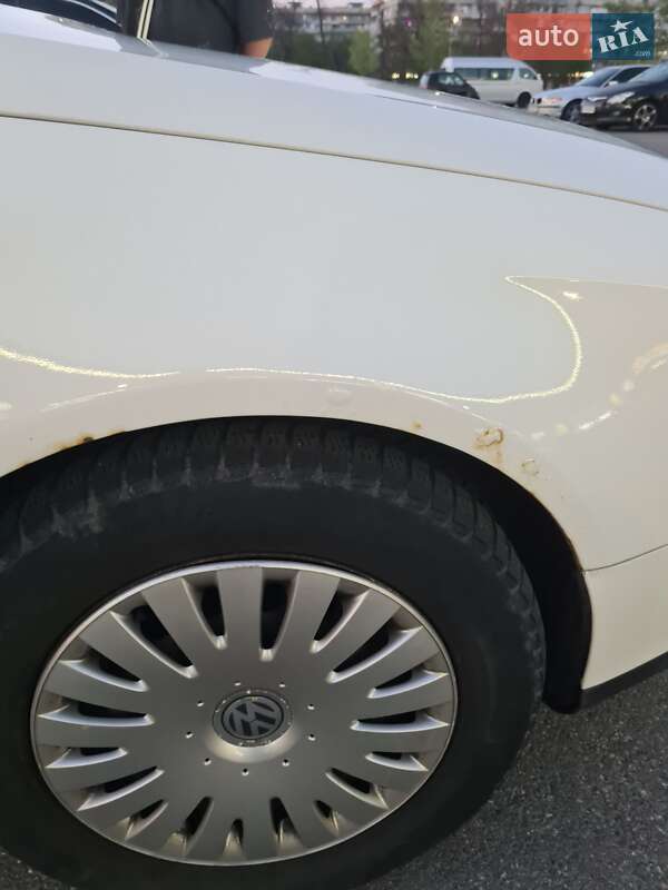 Універсал Volkswagen Passat 2010 в Києві