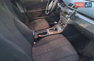 Универсал Volkswagen Passat 2010 в 