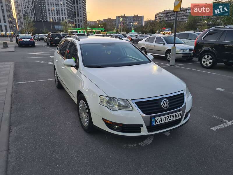 Універсал Volkswagen Passat 2010 в Києві