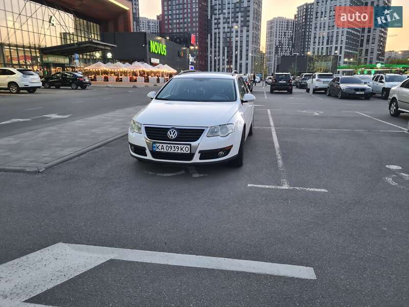 Універсал Volkswagen Passat 2010 в Києві