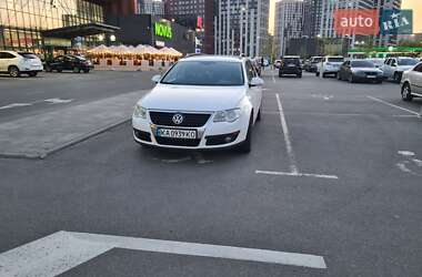 Универсал Volkswagen Passat 2010 в 