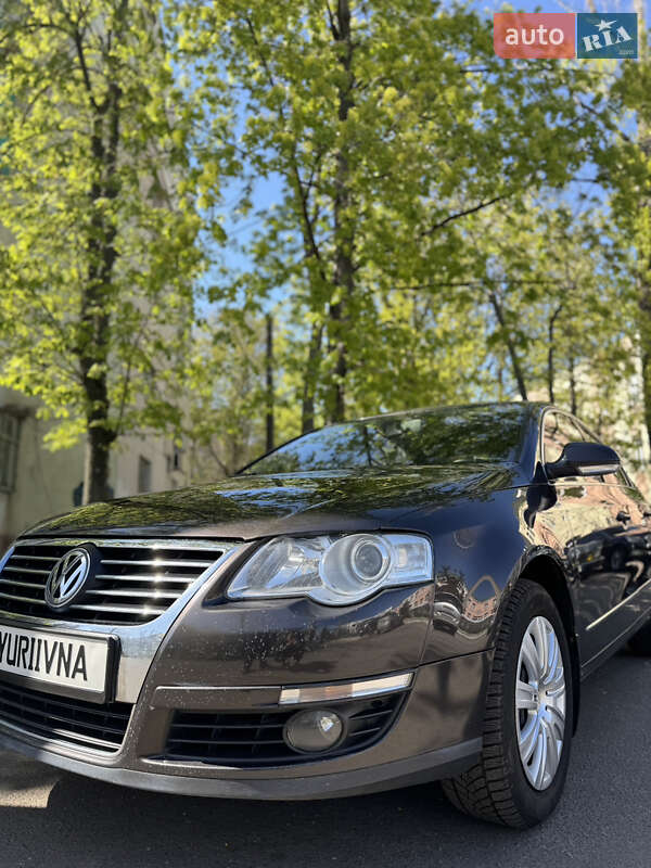 Седан Volkswagen Passat 2010 в 