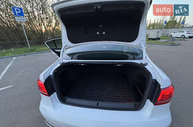 Седан Volkswagen Passat 2011 в 