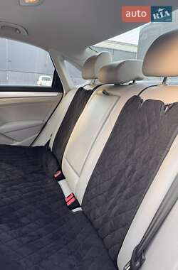 Седан Volkswagen Passat 2012 в 