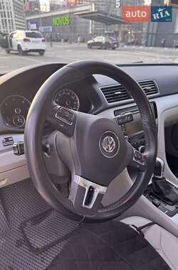 Седан Volkswagen Passat 2012 в 