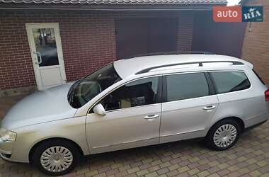 Універсал Volkswagen Passat 2010 в 