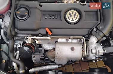 Універсал Volkswagen Passat 2010 в 