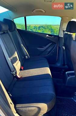 Седан Volkswagen Passat 2005 в 