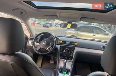 Седан Volkswagen Passat 2013 в 