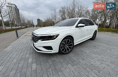 Седан Volkswagen Passat 2020 в 