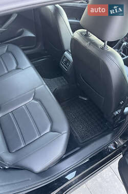 Седан Volkswagen Passat 2014 в 