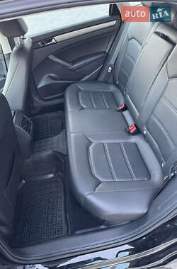 Седан Volkswagen Passat 2014 в 