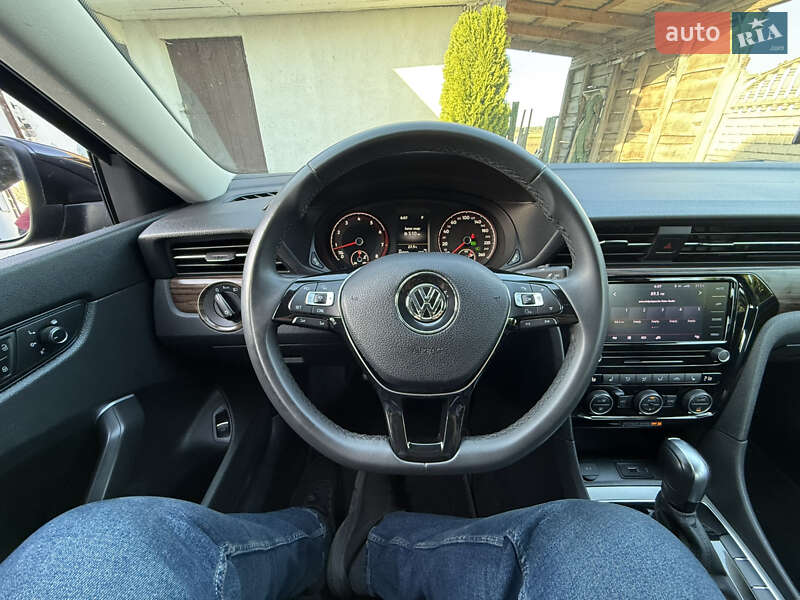Седан Volkswagen Passat 2021 в Ровно
