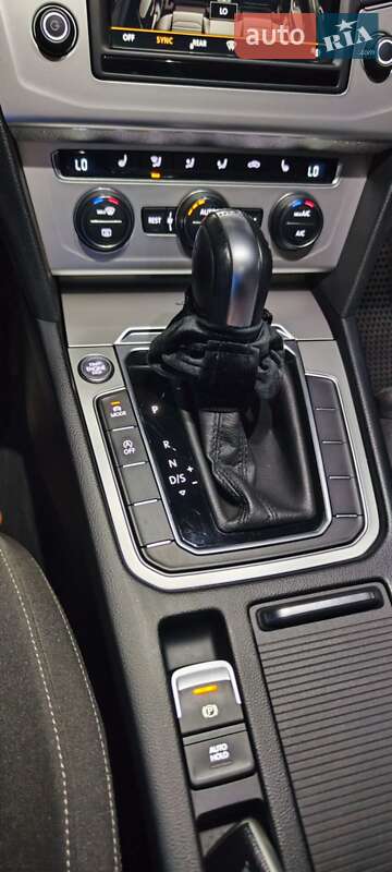 Универсал Volkswagen Passat 2015 в Тернополе