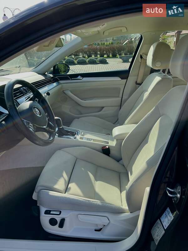 Універсал Volkswagen Passat 2017 в Львові