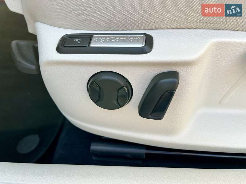 Універсал Volkswagen Passat 2017 в Львові