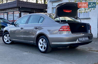 Седан Volkswagen Passat 2011 в 