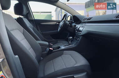 Седан Volkswagen Passat 2011 в 