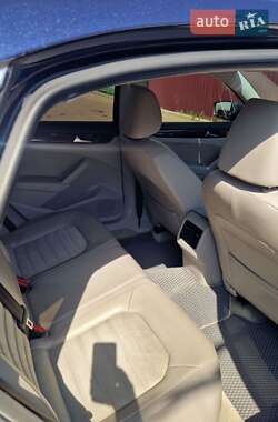 Седан Volkswagen Passat 2012 в 