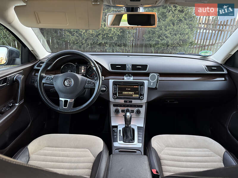 Універсал Volkswagen Passat 2013 в Вінниці