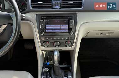 Седан Volkswagen Passat 2015 в 