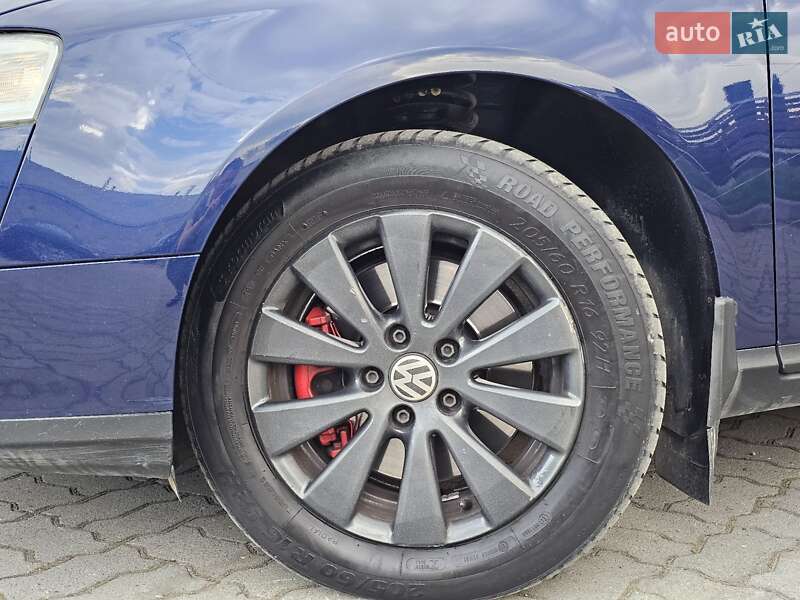 Универсал Volkswagen Passat 2009 в Стрые