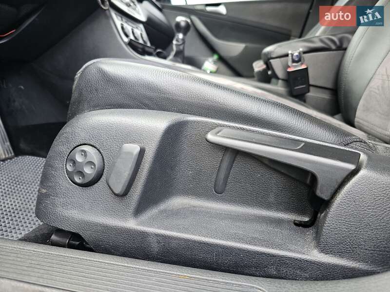 Универсал Volkswagen Passat 2009 в Стрые