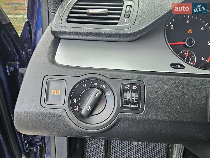 Универсал Volkswagen Passat 2009 в Стрые