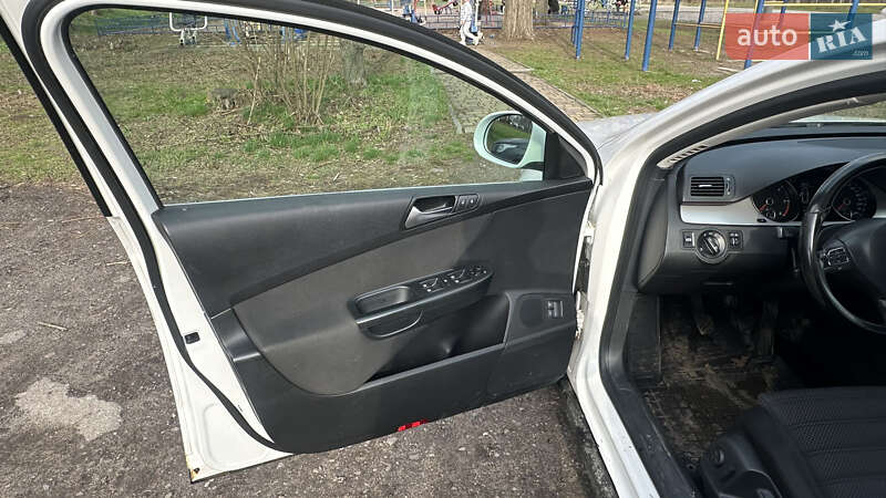 Универсал Volkswagen Passat 2010 в Люботине