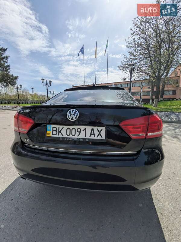 Седан Volkswagen Passat 2013 в Сарнах