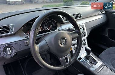 Седан Volkswagen Passat 2012 в 