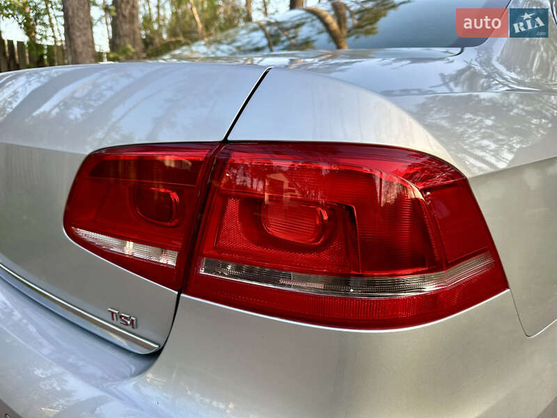 Седан Volkswagen Passat 2012 в Киеве