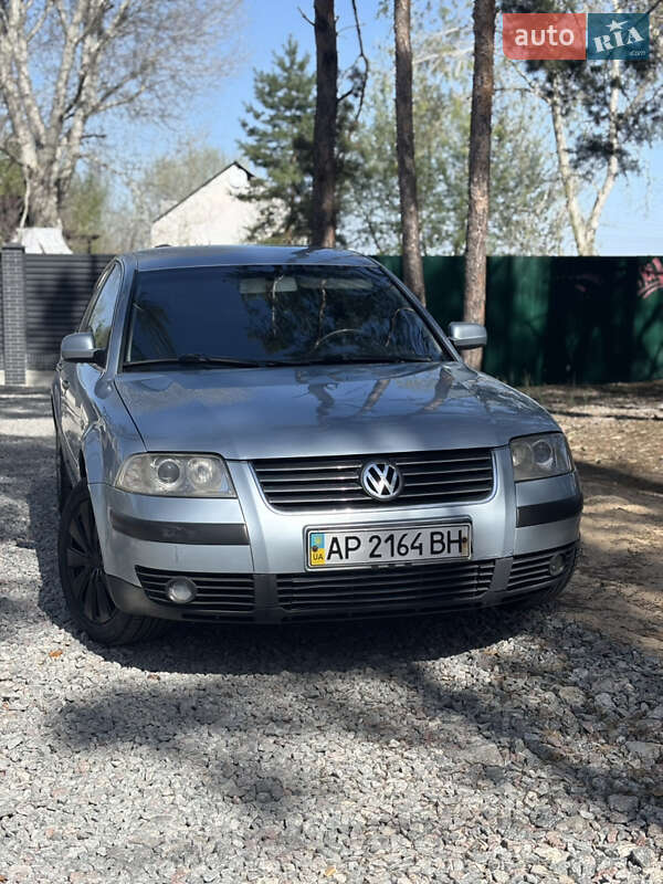 Седан Volkswagen Passat 2001 в Киеве