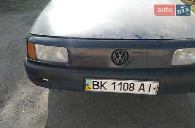 Универсал Volkswagen Passat 1992 в 